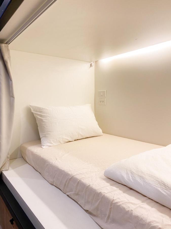 Ben&Pooh Hostel Bangkok Ngoại thất bức ảnh