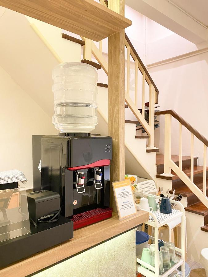 Ben&Pooh Hostel Bangkok Ngoại thất bức ảnh